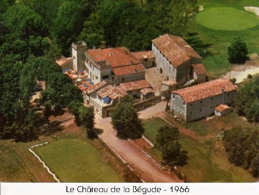 Une vue du ciel de château de la Bégude dans le sud de la France qui date de 1966